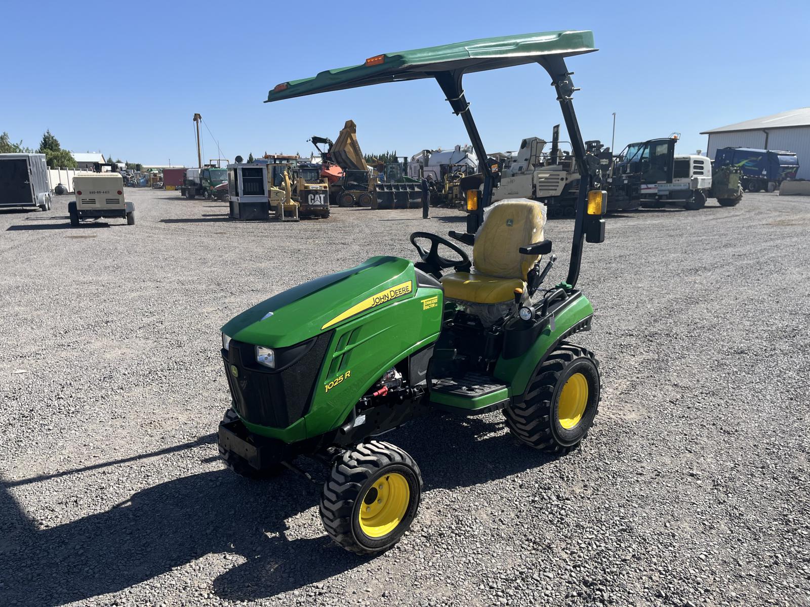 ./imagenes/INVOICE/2019/17516/TRACTOR JOHN DEERE 1025R (4).JPG